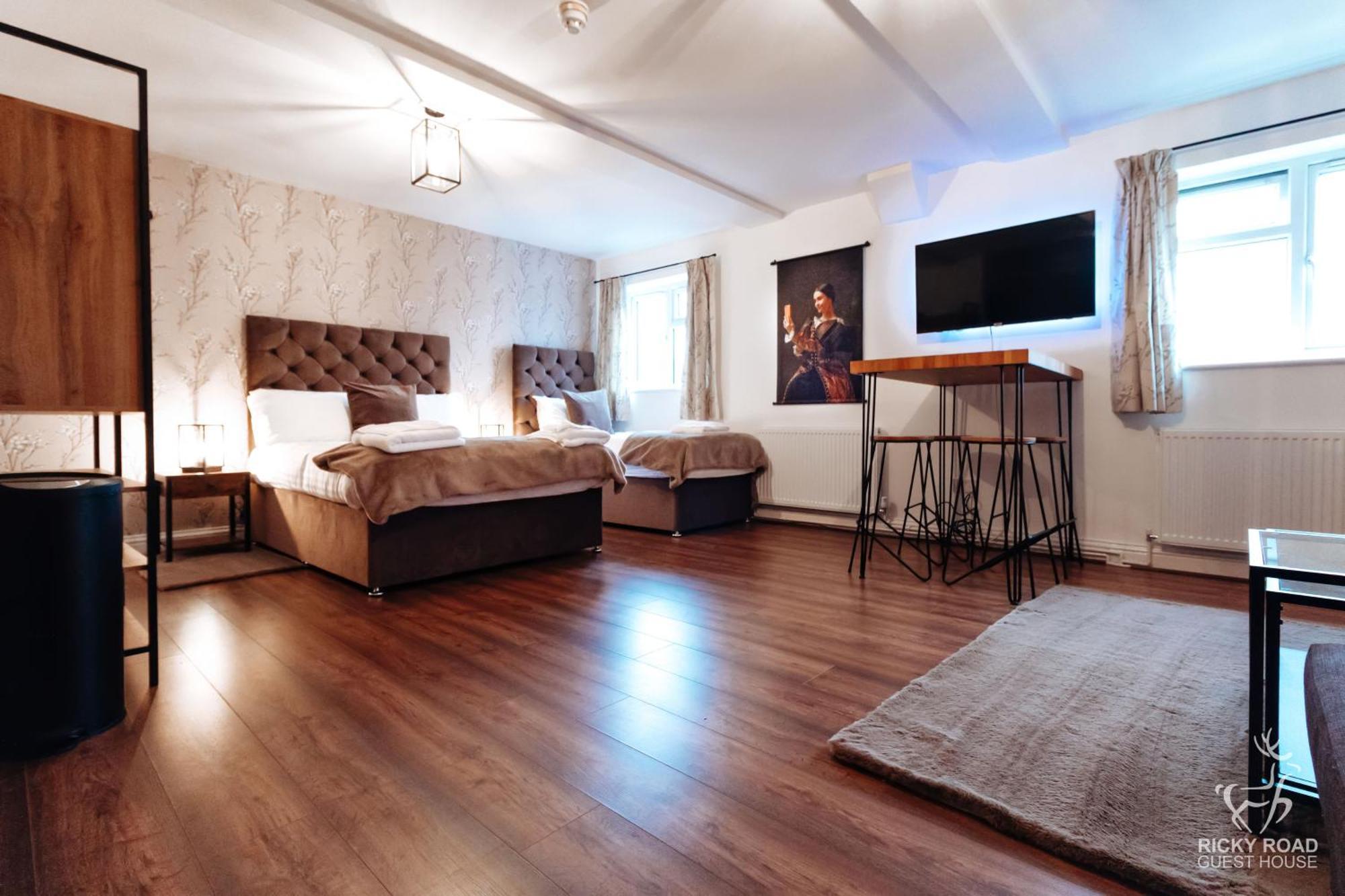 Ricky Road Guest House - Premium واتفورد المظهر الخارجي الصورة